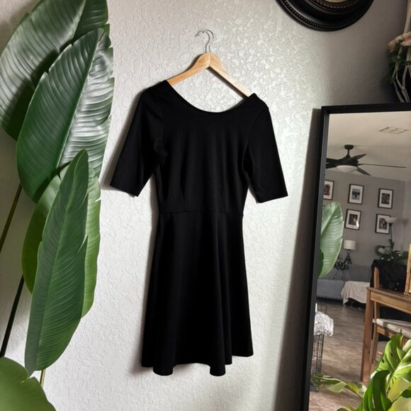 Classic Black Fit & Flare Scoop Neck/Back Dress - Women’s Size L - Picture 1 of 3